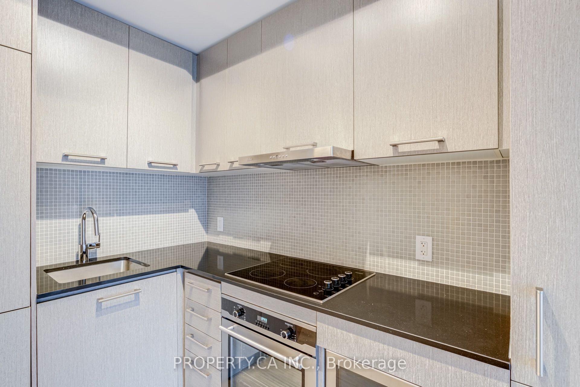 Photo 6 of Unit 3715, 87 Peter Street, Toronto, Waterfront Communities — HOMEH