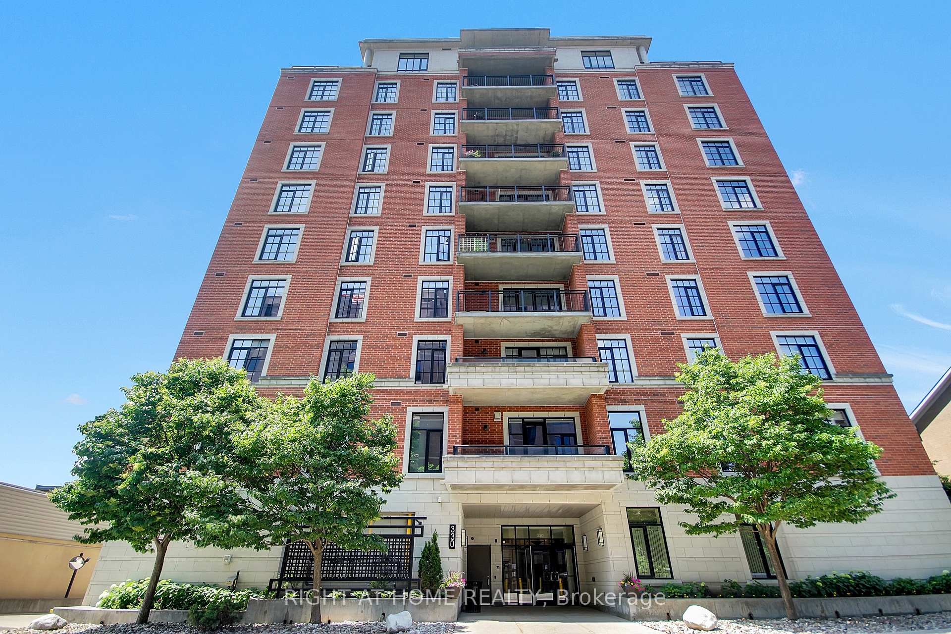 Photo of Unit 810, 330 Loretta Avenue S
