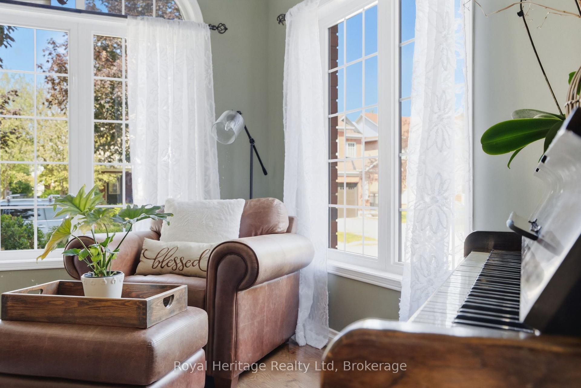 Photo 7 of 9 Wiseman Drive, Ajax, South East — HOMEH