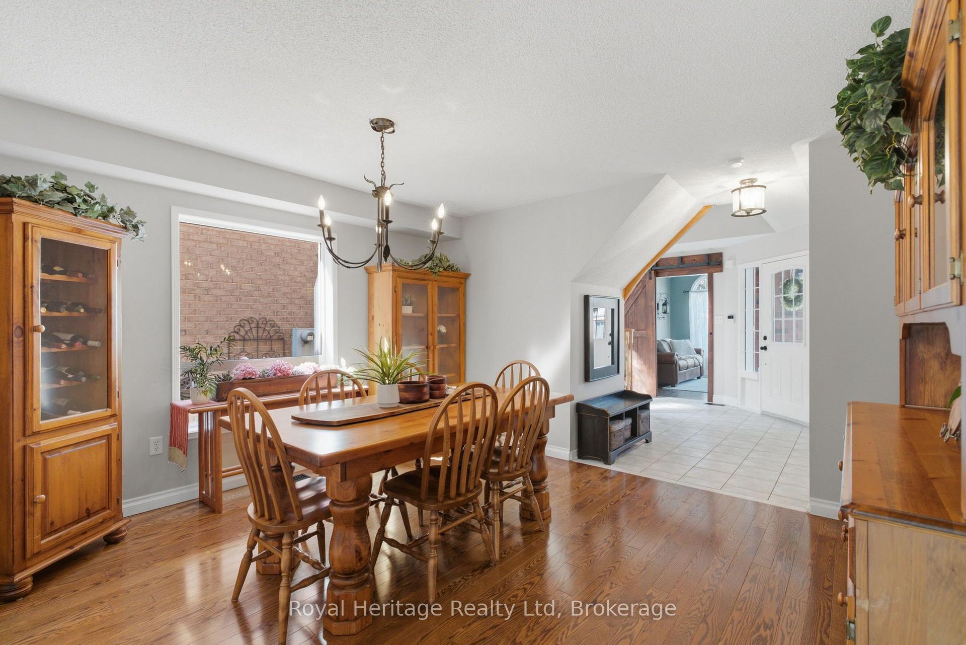 Photo 8 of 9 Wiseman Drive, Ajax, South East — HOMEH