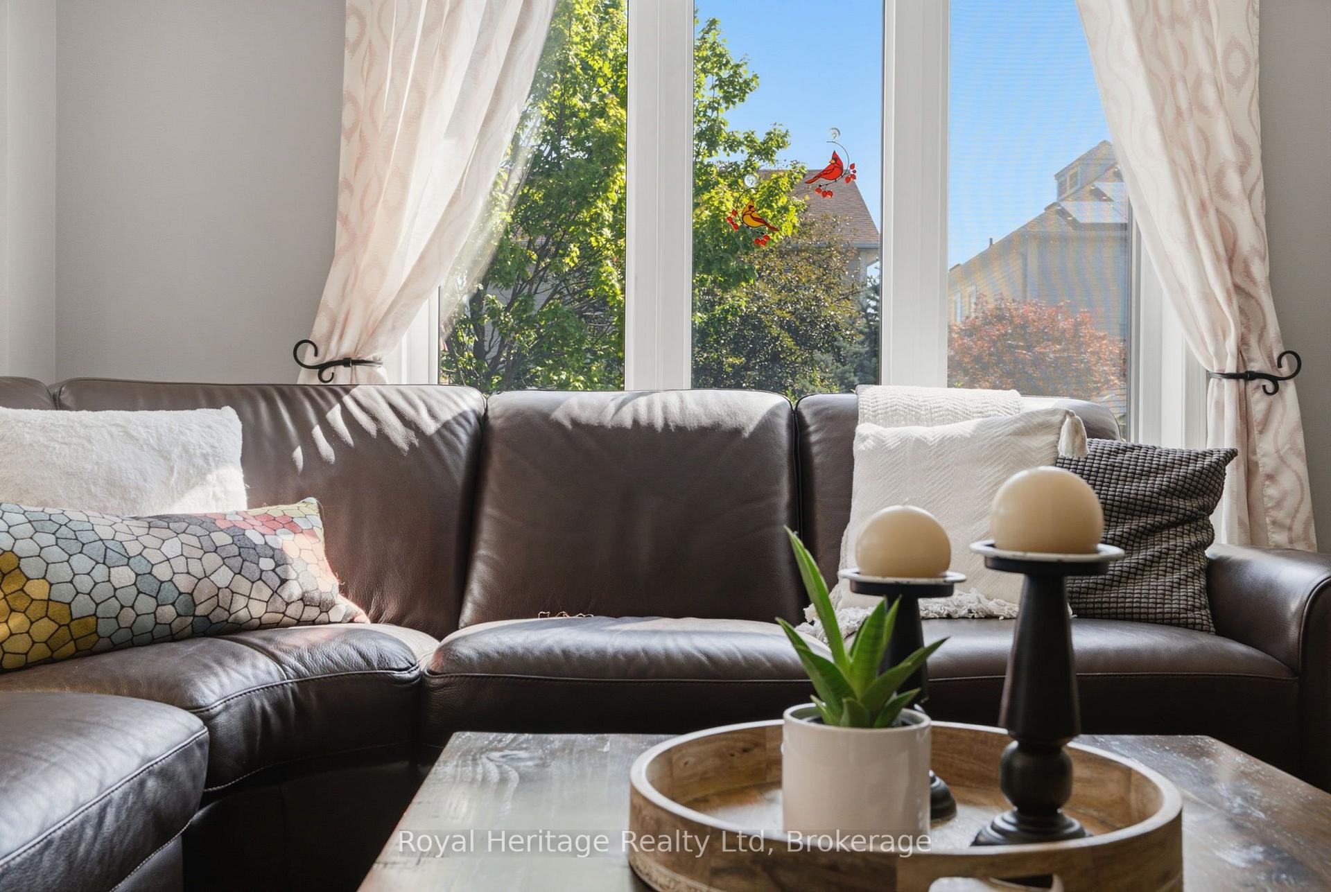 Photo 10 of 9 Wiseman Drive, Ajax, South East — HOMEH