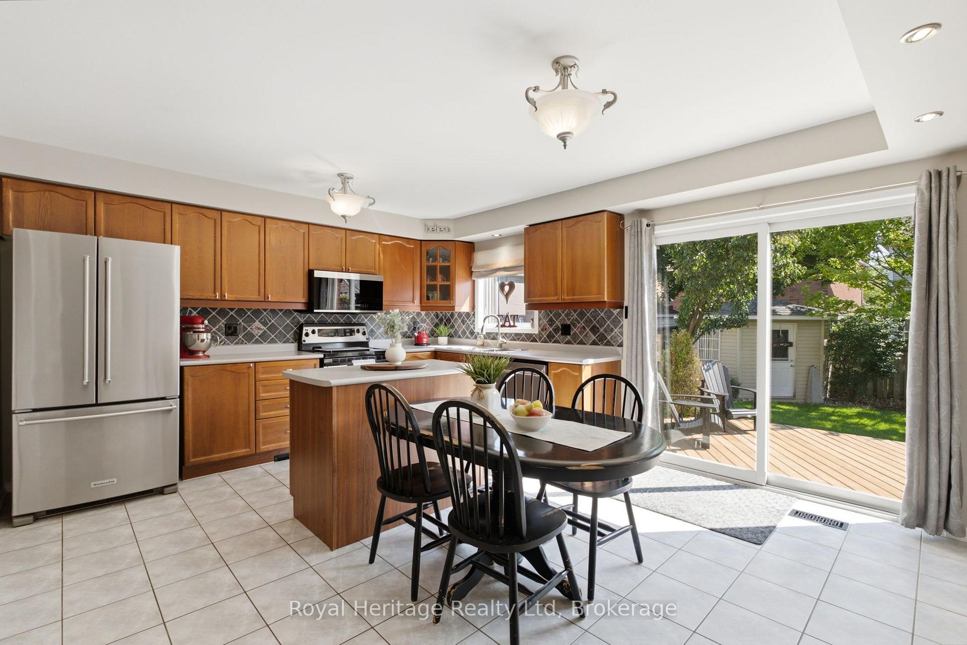 Photo 12 of 9 Wiseman Drive, Ajax, South East — HOMEH