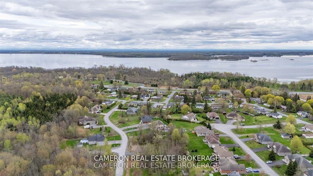 Photo 7 of 14 Primerose Lane, South Stormont, Long Sault — HOMEH