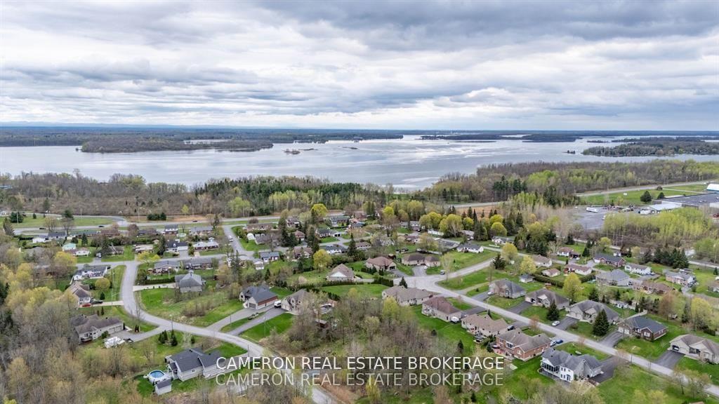 Photo 8 of 14 Primerose Lane, South Stormont, Long Sault — HOMEH