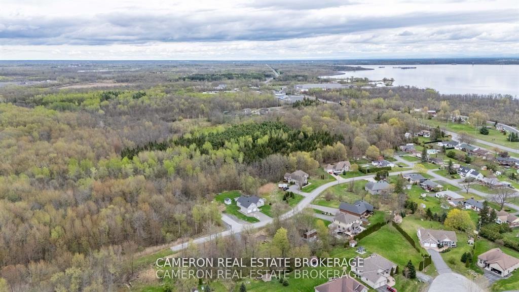 Photo 9 of 14 Primerose Lane, South Stormont, Long Sault — HOMEH