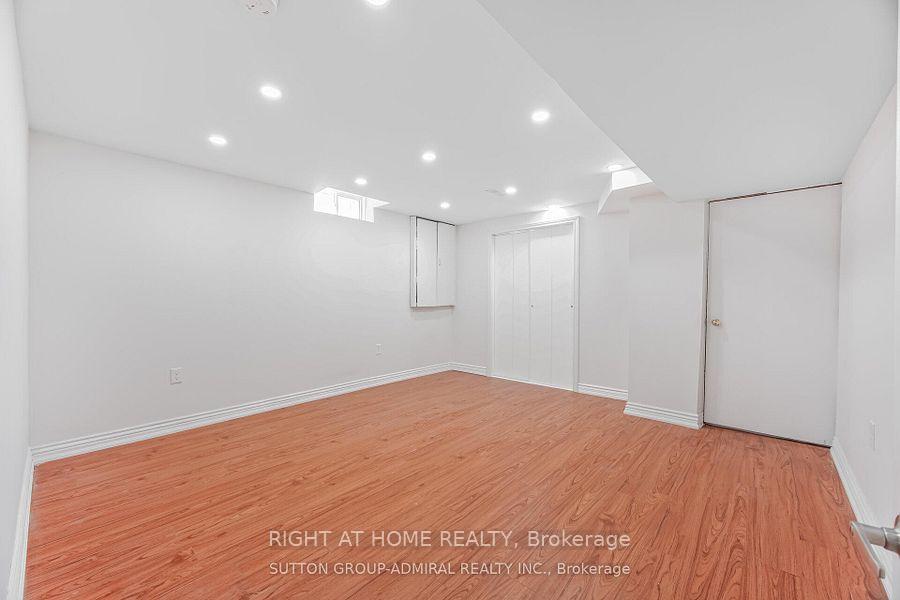 Photo 3 of 185 Red Maple Road N, Richmond Hill, Langstaff — HOMEH