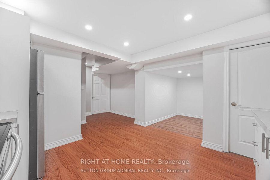 Photo 4 of 185 Red Maple Road N, Richmond Hill, Langstaff — HOMEH