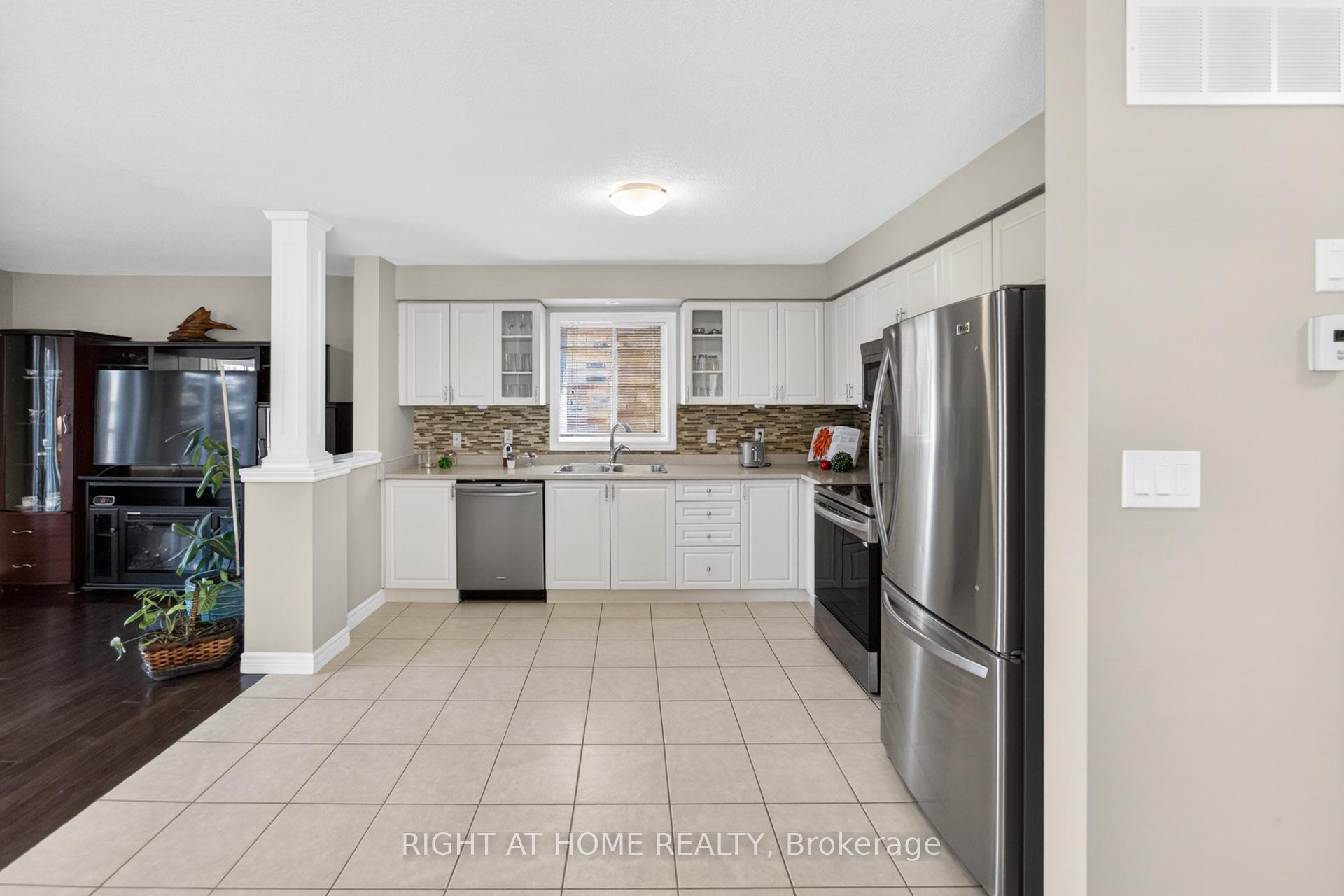 Photo 6 of 21 Mullin Drive, Guelph, Victoria North — HOMEH