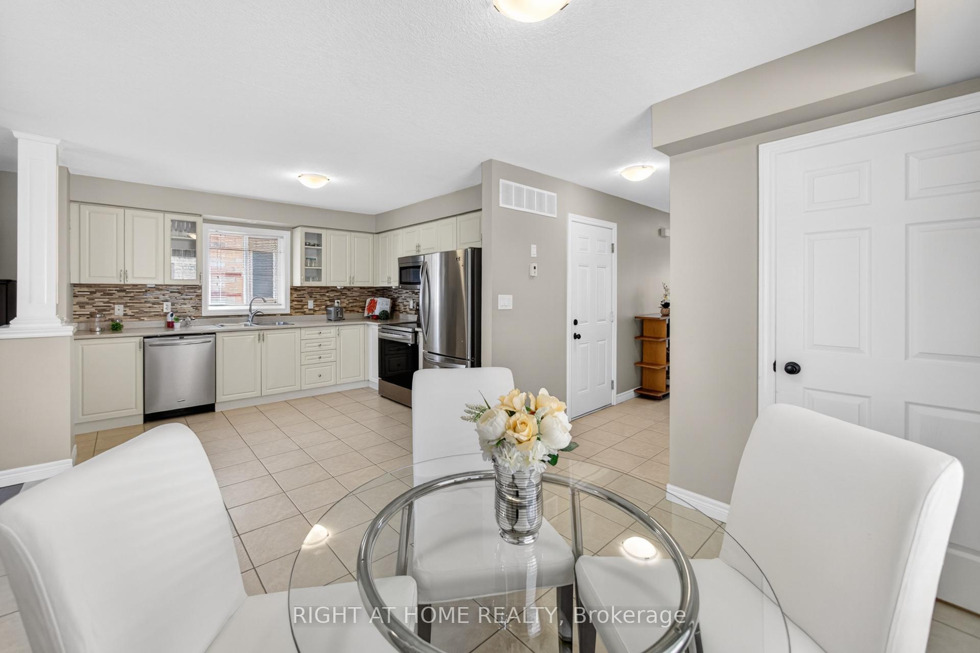 Photo 7 of 21 Mullin Drive, Guelph, Victoria North — HOMEH
