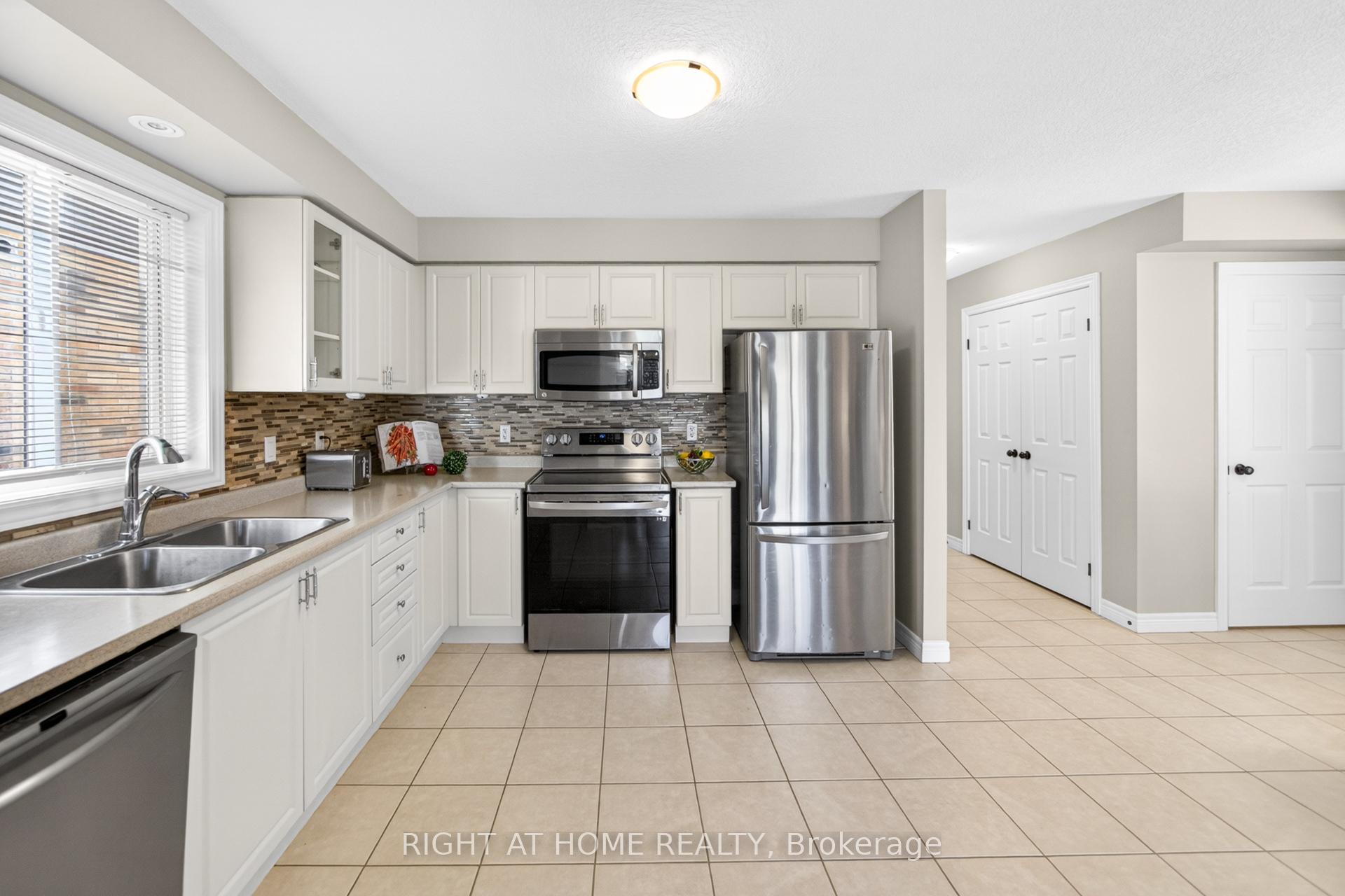 Photo 8 of 21 Mullin Drive, Guelph, Victoria North — HOMEH