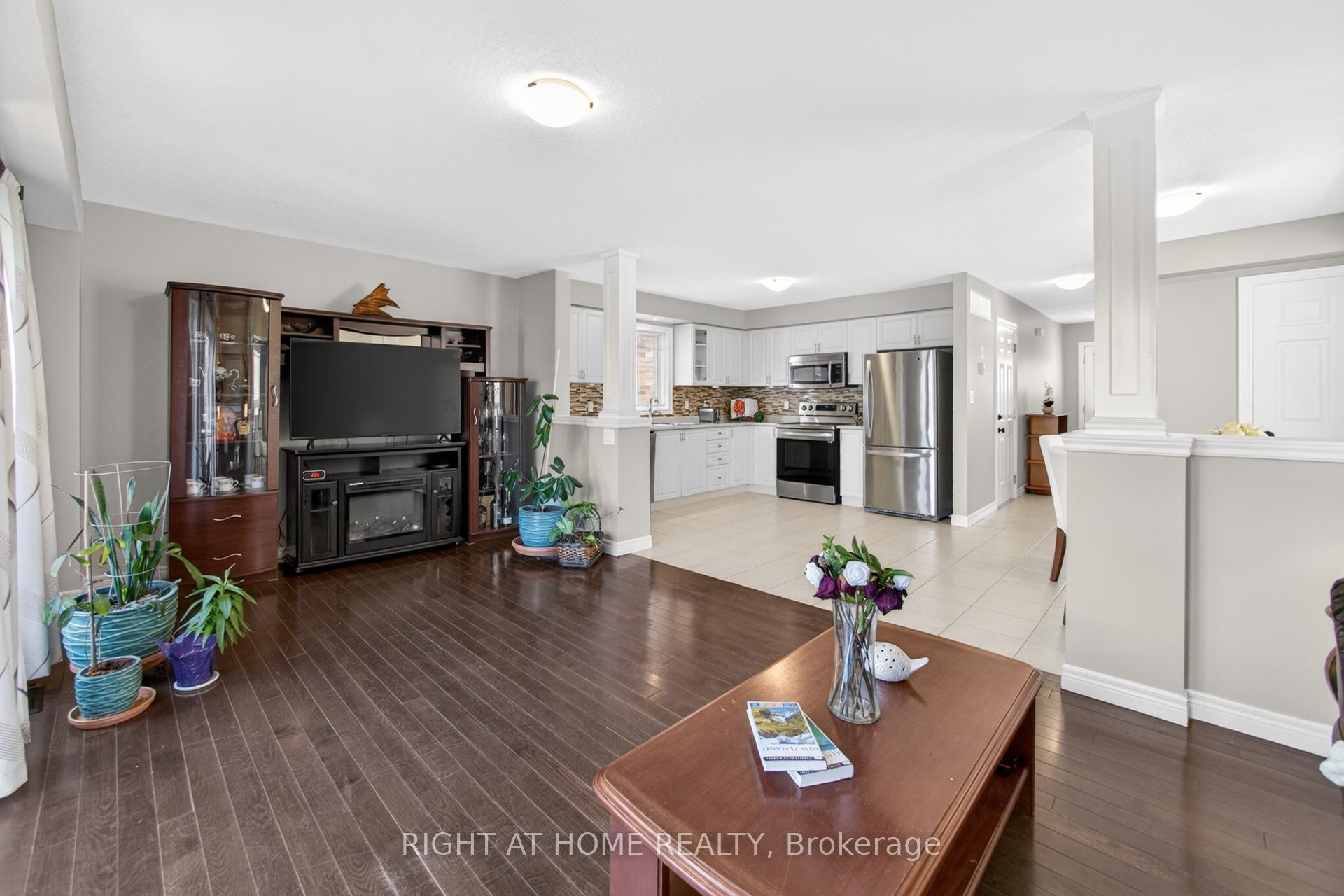Photo 16 of 21 Mullin Drive, Guelph, Victoria North — HOMEH