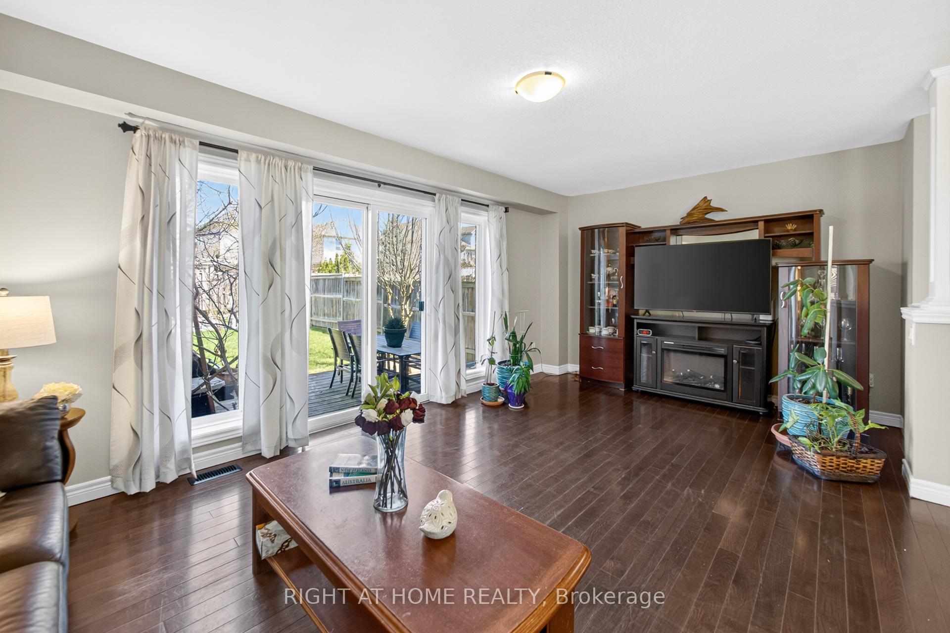 Photo 19 of 21 Mullin Drive, Guelph, Victoria North — HOMEH