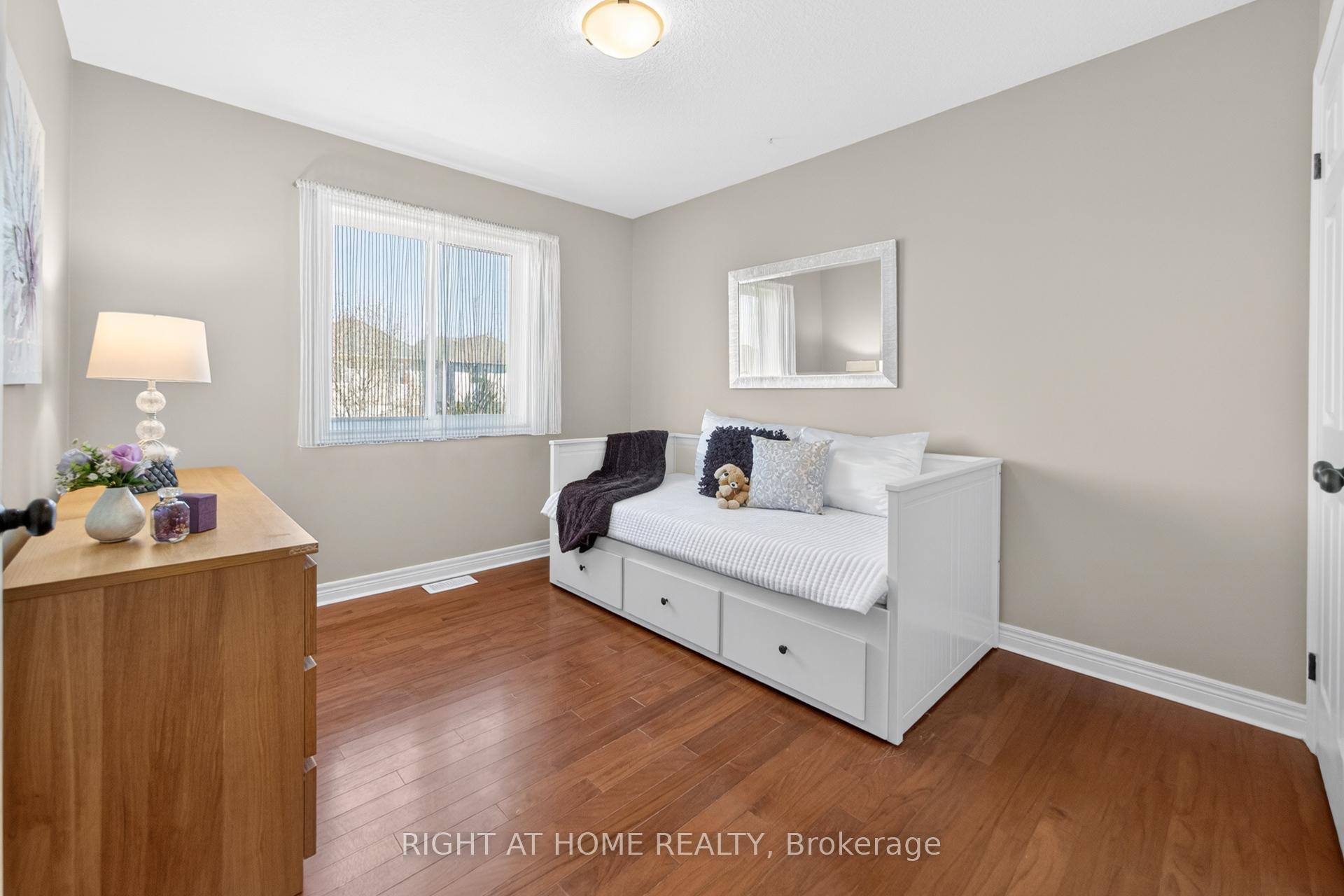 Photo 31 of 21 Mullin Drive, Guelph, Victoria North — HOMEH