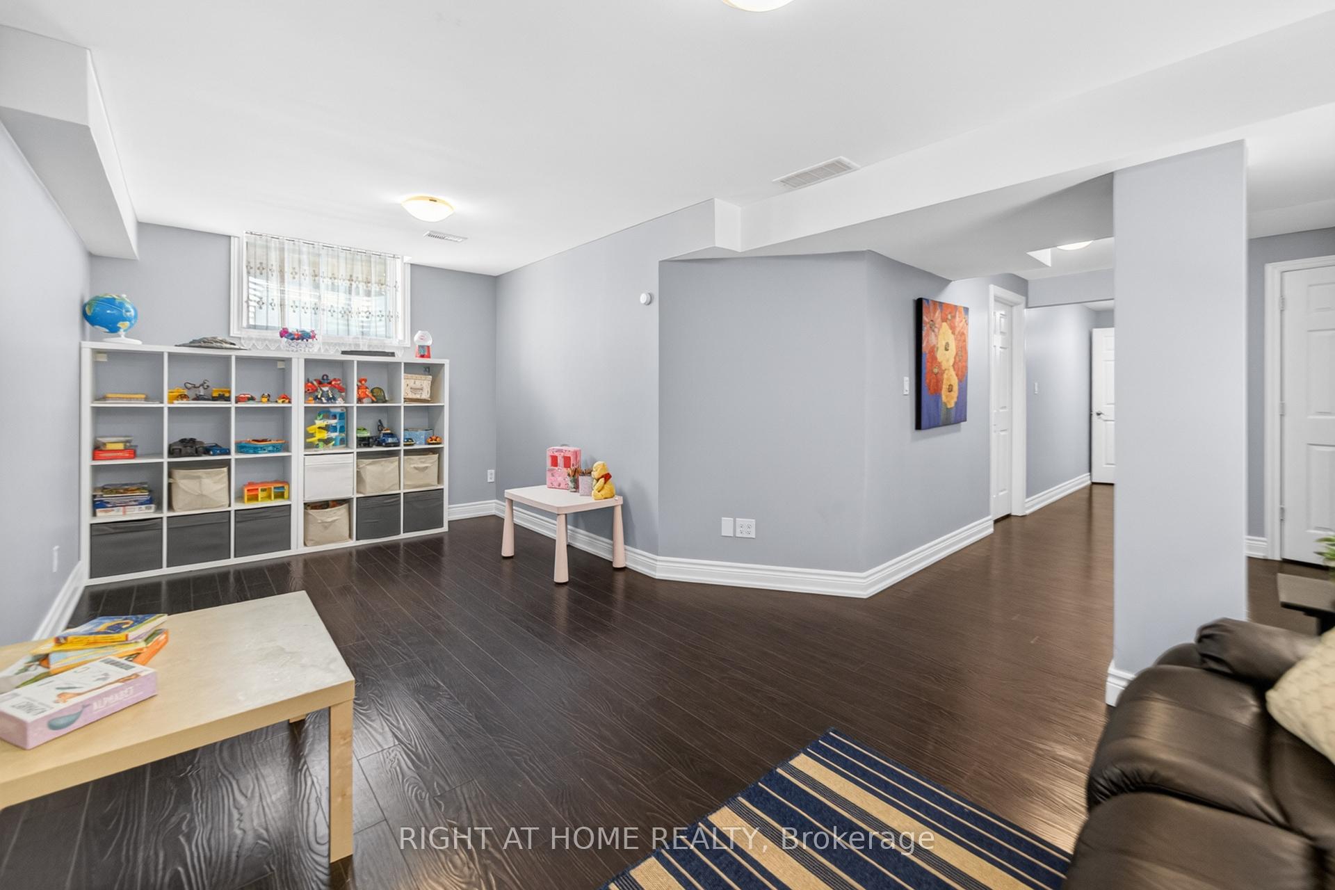 Photo 33 of 21 Mullin Drive, Guelph, Victoria North — HOMEH