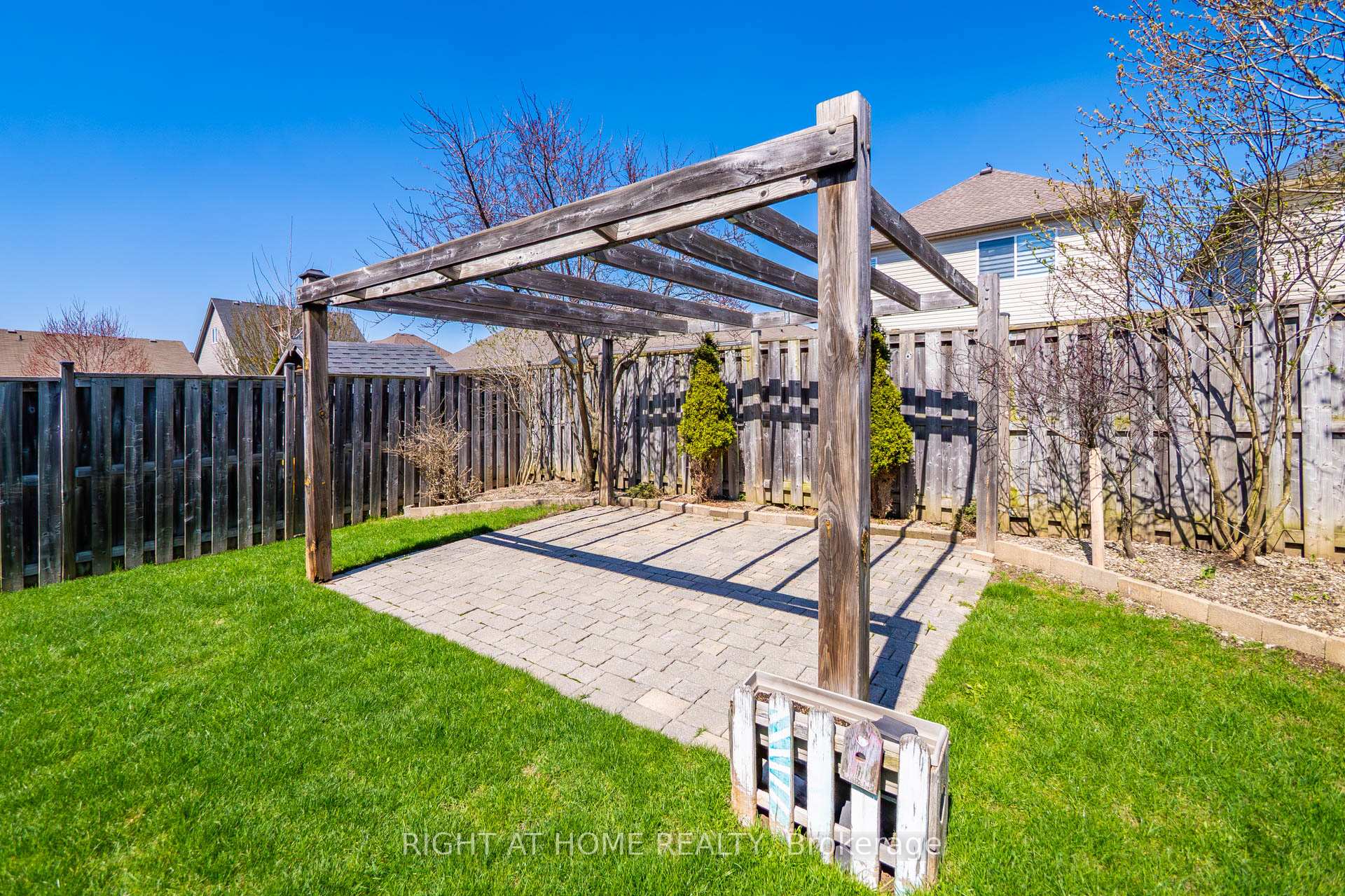 Photo 44 of 21 Mullin Drive, Guelph, Victoria North — HOMEH