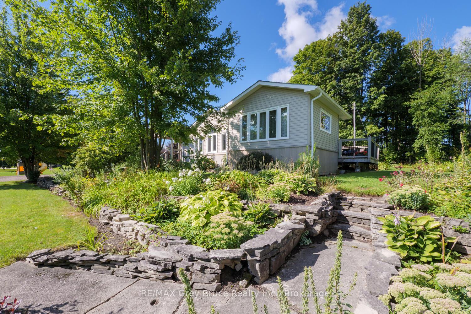 Photo 6 of 106 Drive-In Crescent, Georgian Bluffs — HOMEH