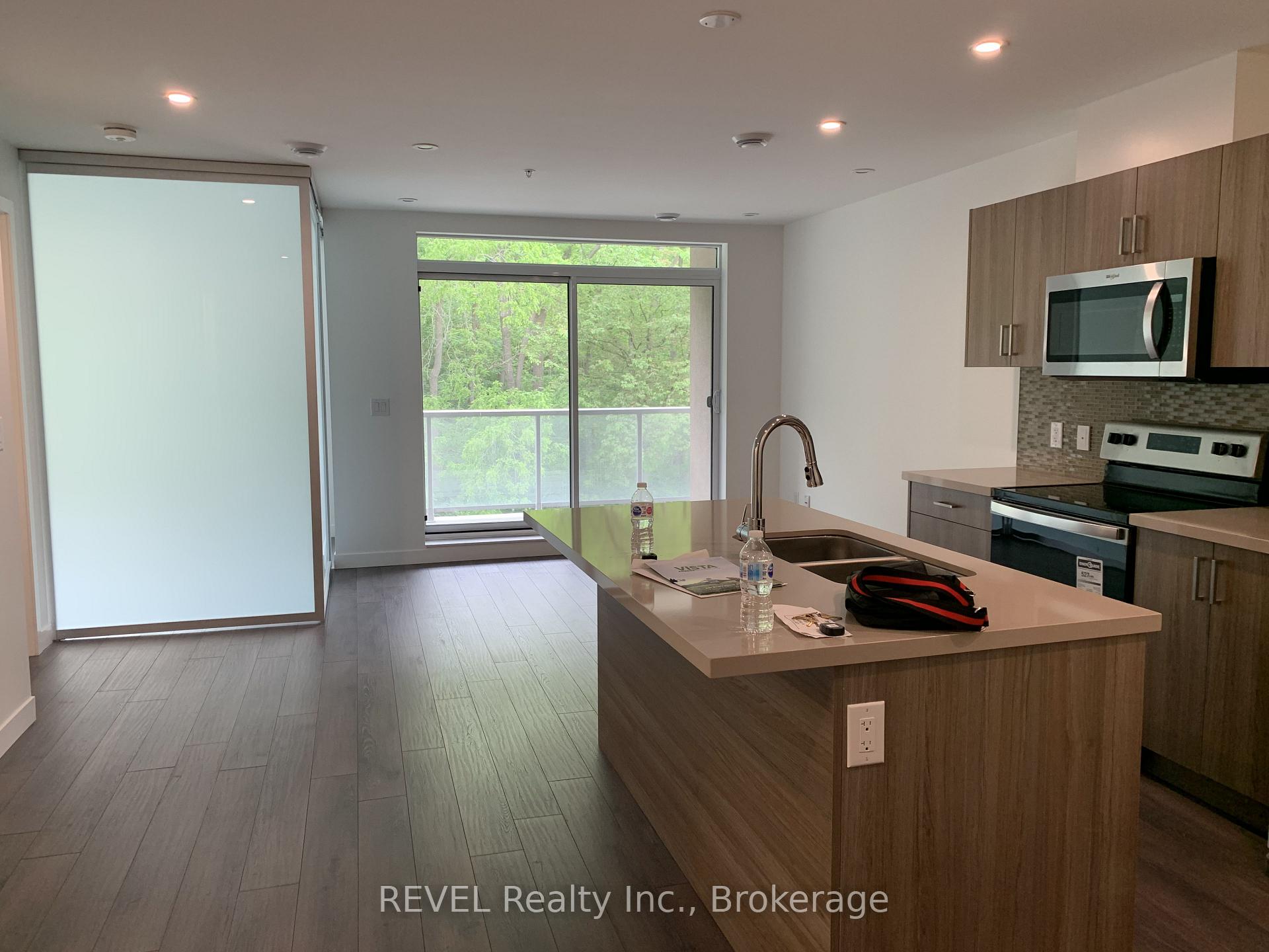 Photo 2 of Unit 301, 455 Charlton Avenue E, Hamilton, Stinson — HOMEH