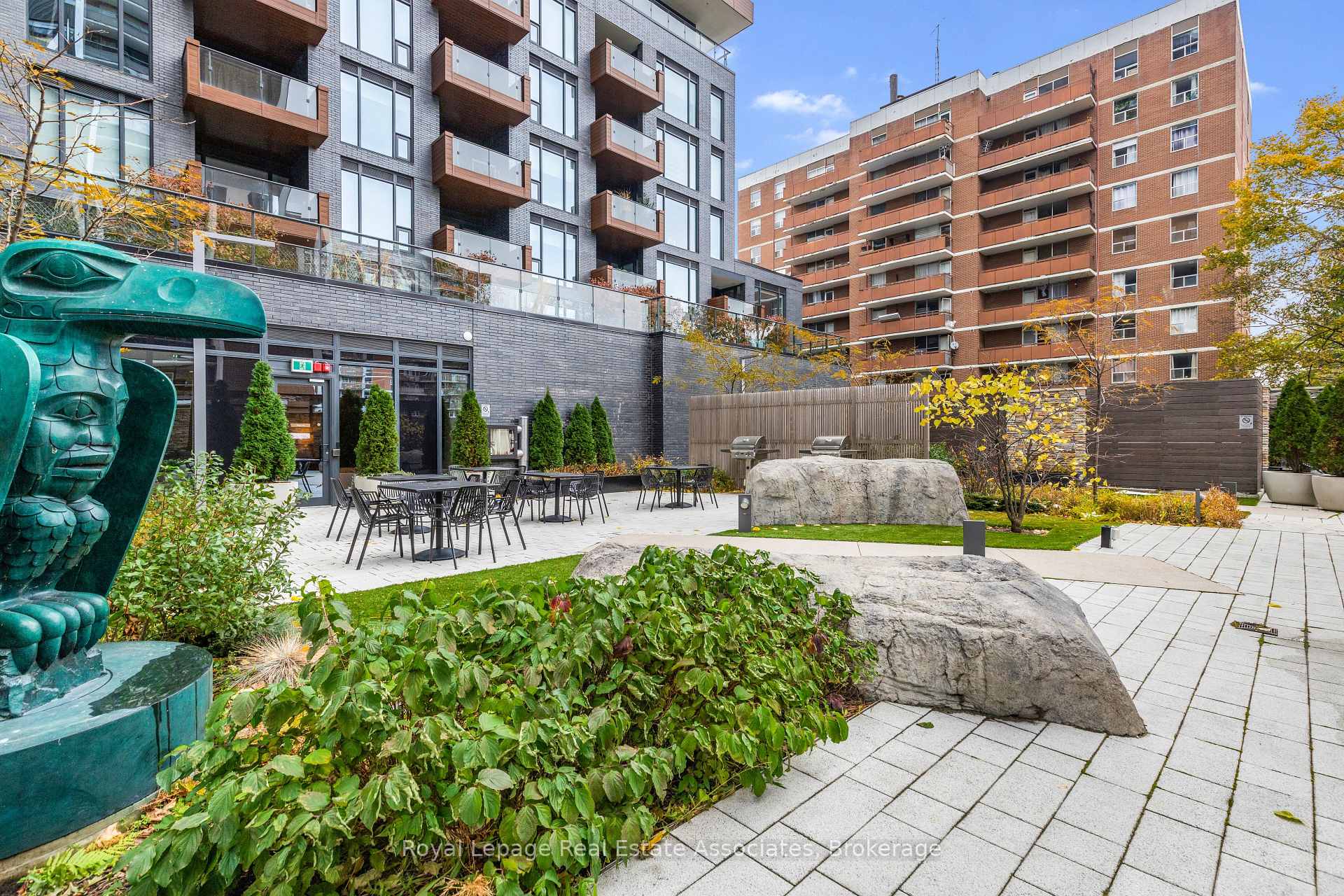 Photo 13 of Unit 805, 21 Park Street E, Mississauga, Port Credit — HOMEH