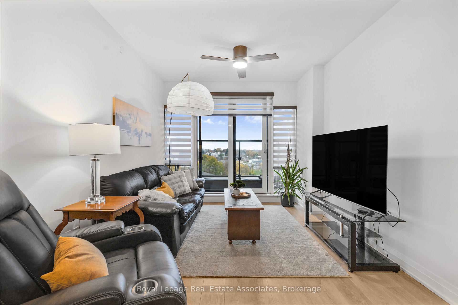 Photo 7 of Unit 805, 21 Park Street E, Mississauga, Port Credit — HOMEH