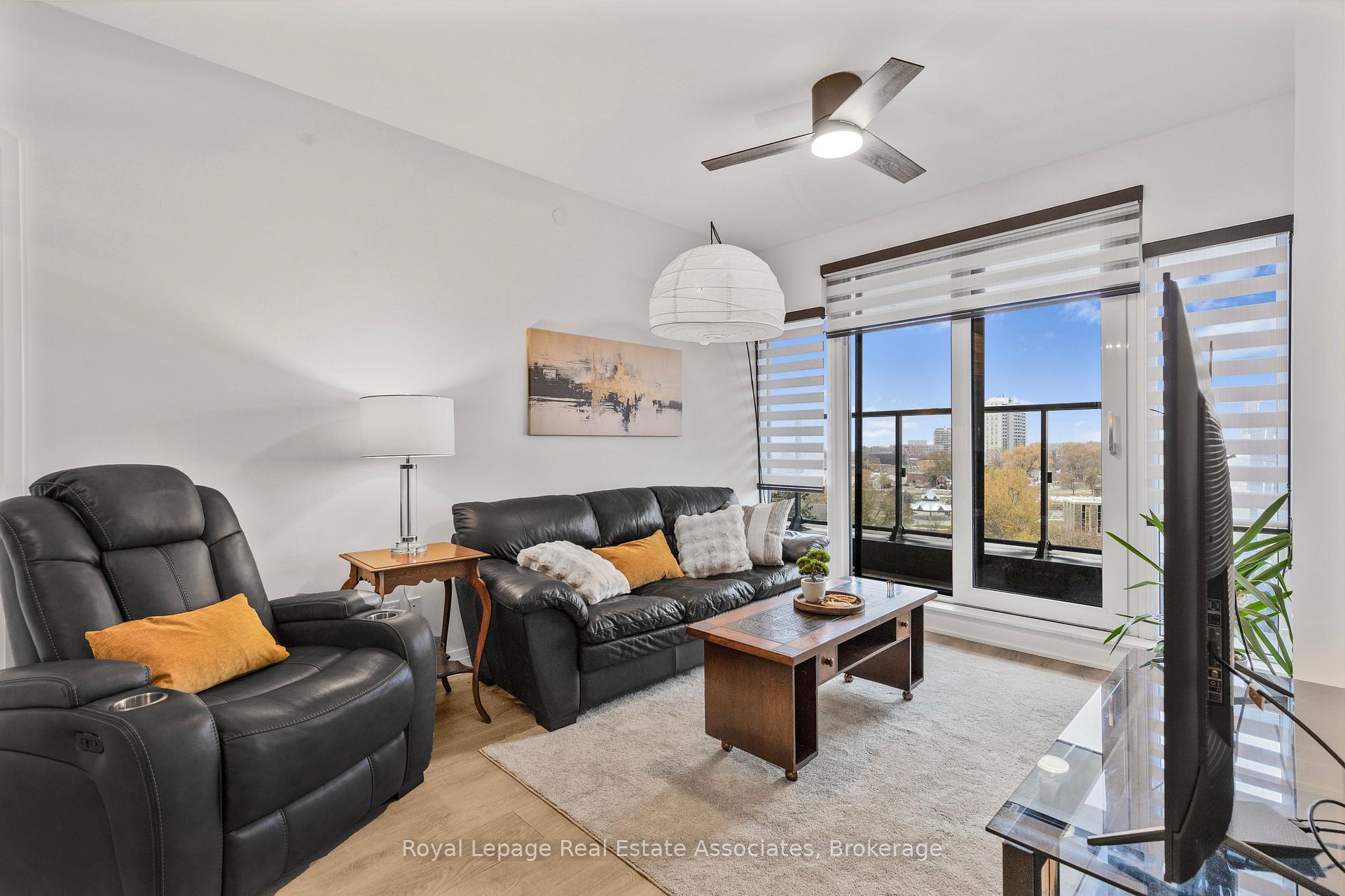 Photo 8 of Unit 805, 21 Park Street E, Mississauga, Port Credit — HOMEH