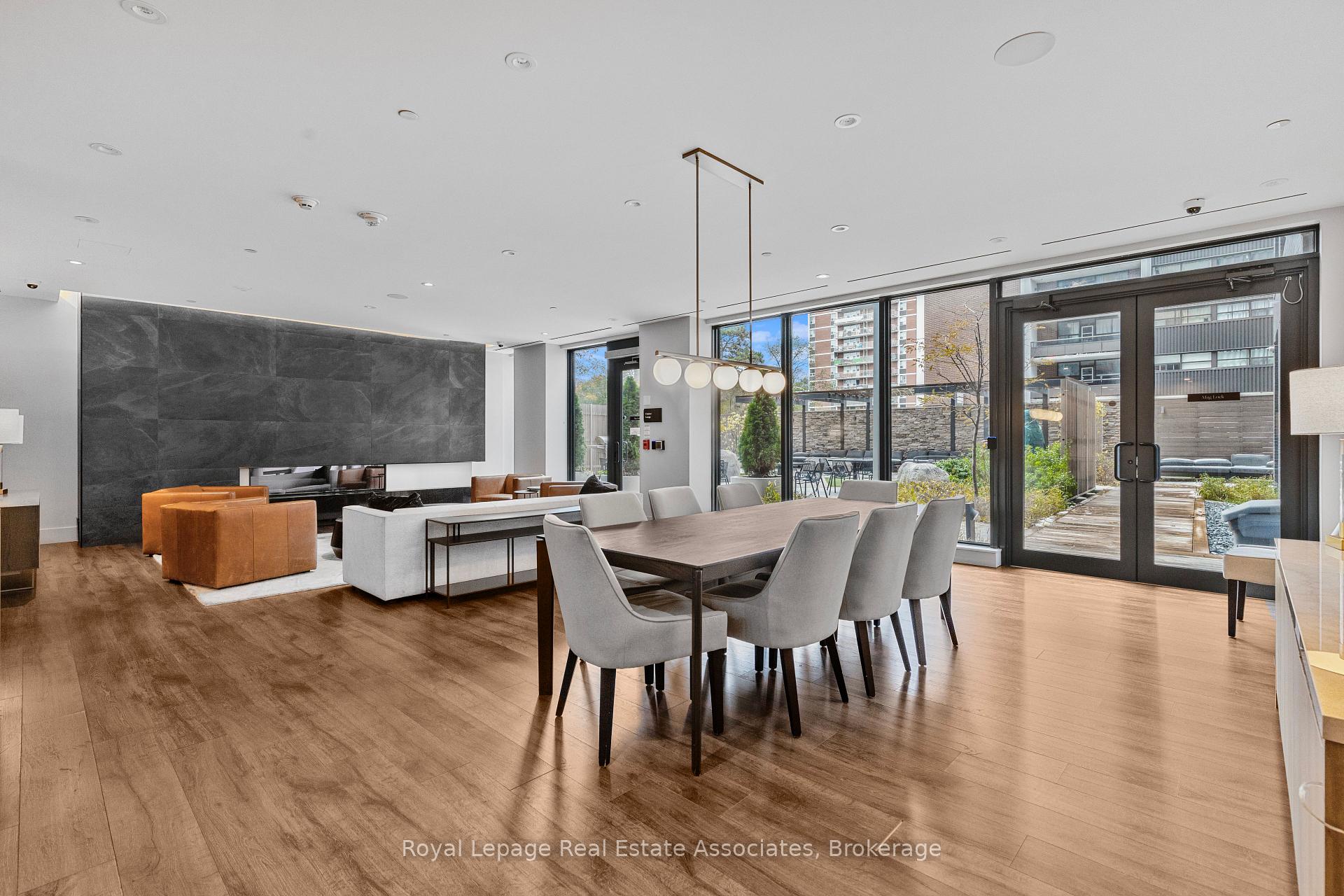 Photo 14 of Unit 805, 21 Park Street E, Mississauga, Port Credit — HOMEH