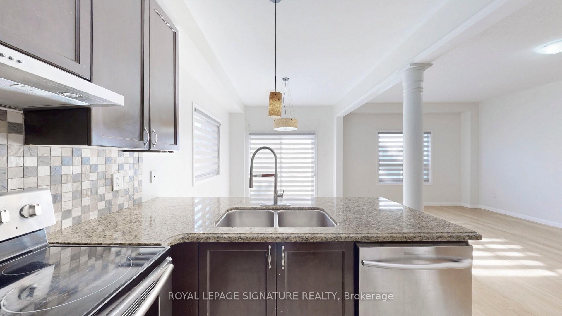 Photo 12 of 138 Sun King Crescent, Barrie, Innis-Shore — HOMEH