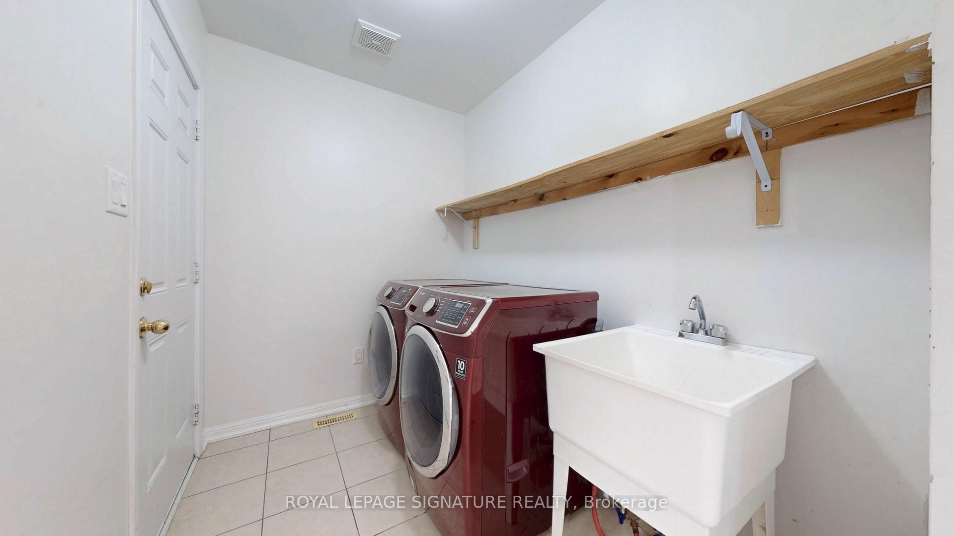 Photo 18 of 138 Sun King Crescent, Barrie, Innis-Shore — HOMEH