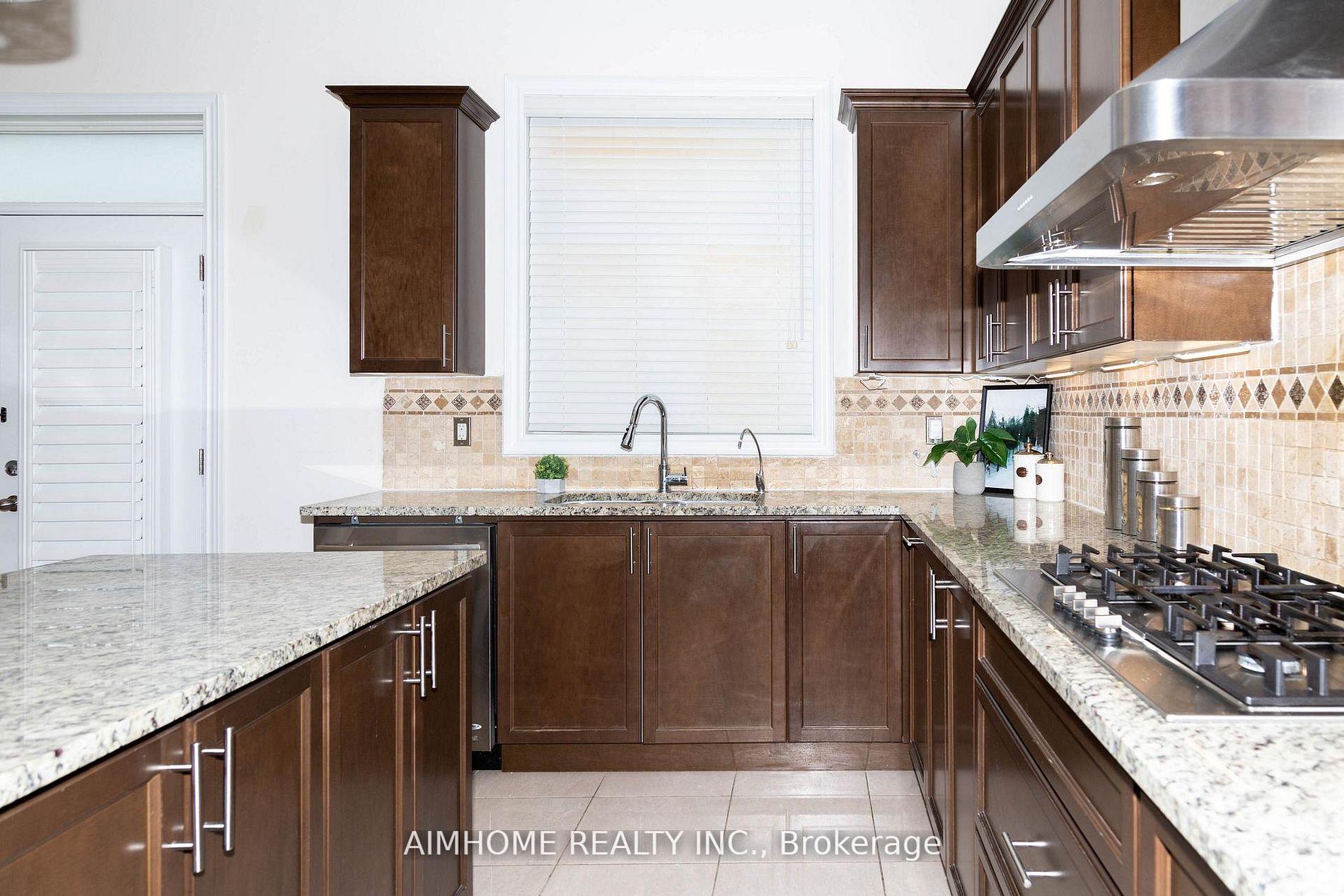 Photo 18 of 36 Gracedale Drive, Richmond Hill, Westbrook — HOMEH