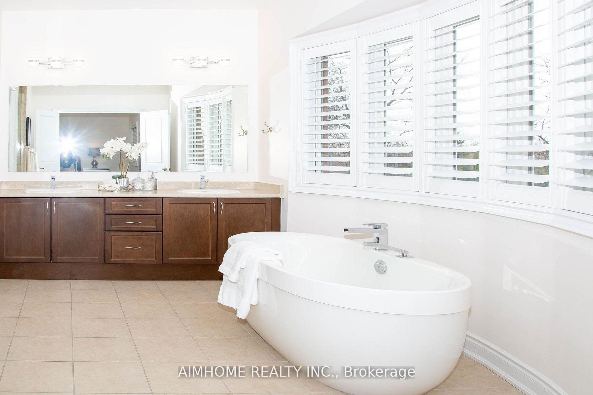 Photo 36 of 36 Gracedale Drive, Richmond Hill, Westbrook — HOMEH