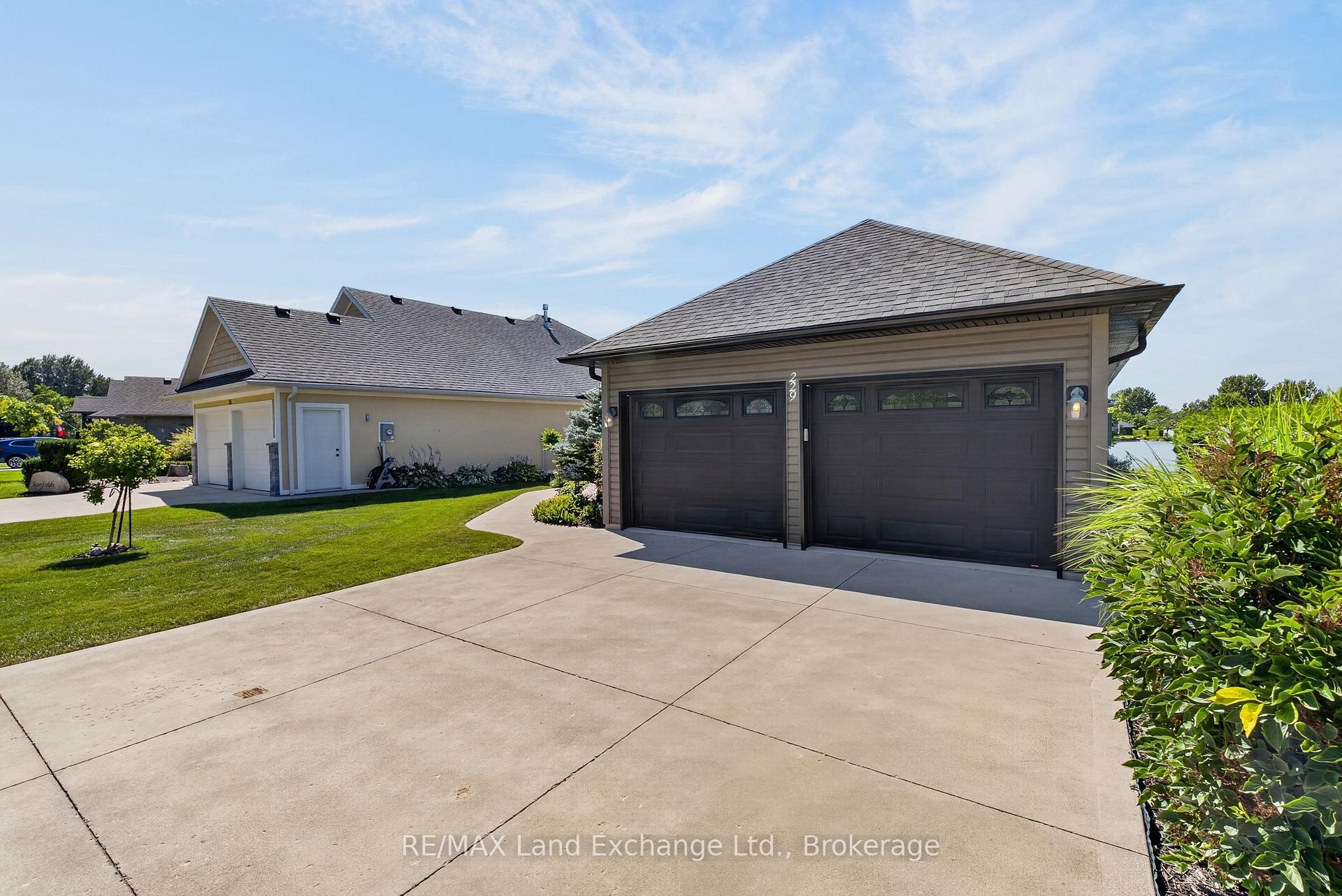 Photo 6 of 229 Carloway Trail, Huron-Kinloss — HOMEH