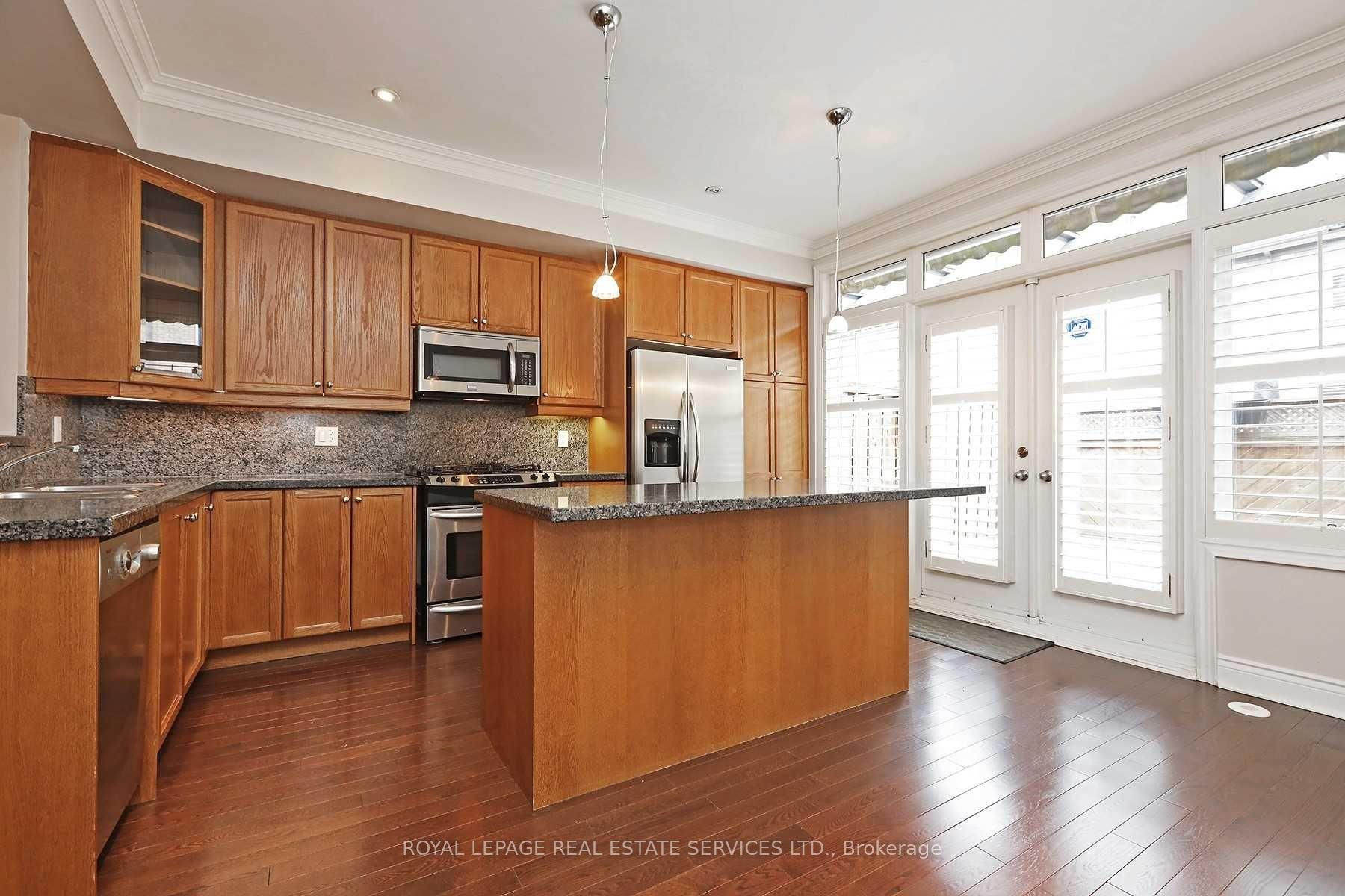 Photo 7 of Unit 1, 20 Shires Lane, Etobicoke, Islington-City Centre West — HOMEH