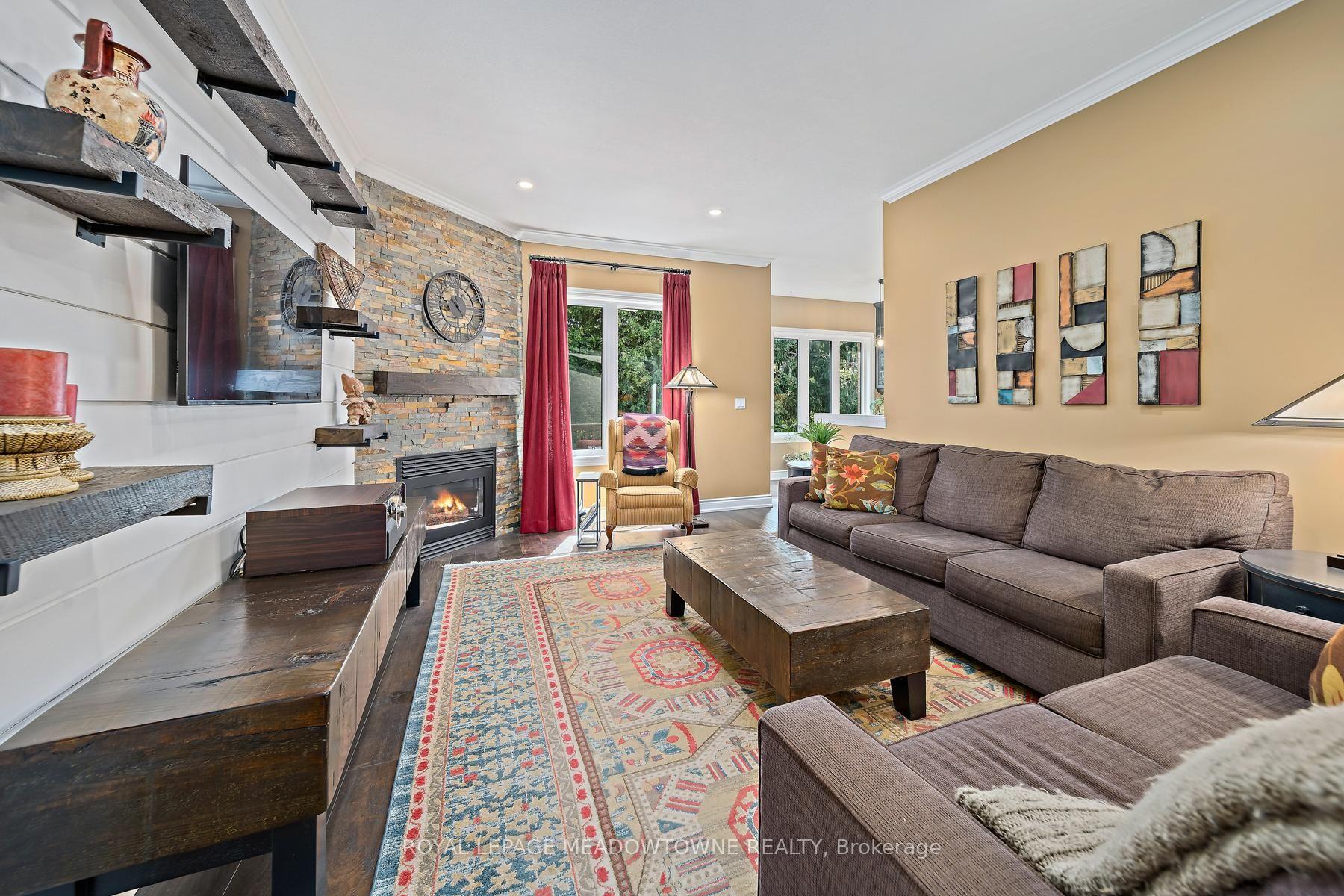 Photo 13 of 12 Fairway Lane, Guelph, Riverside Park — HOMEH