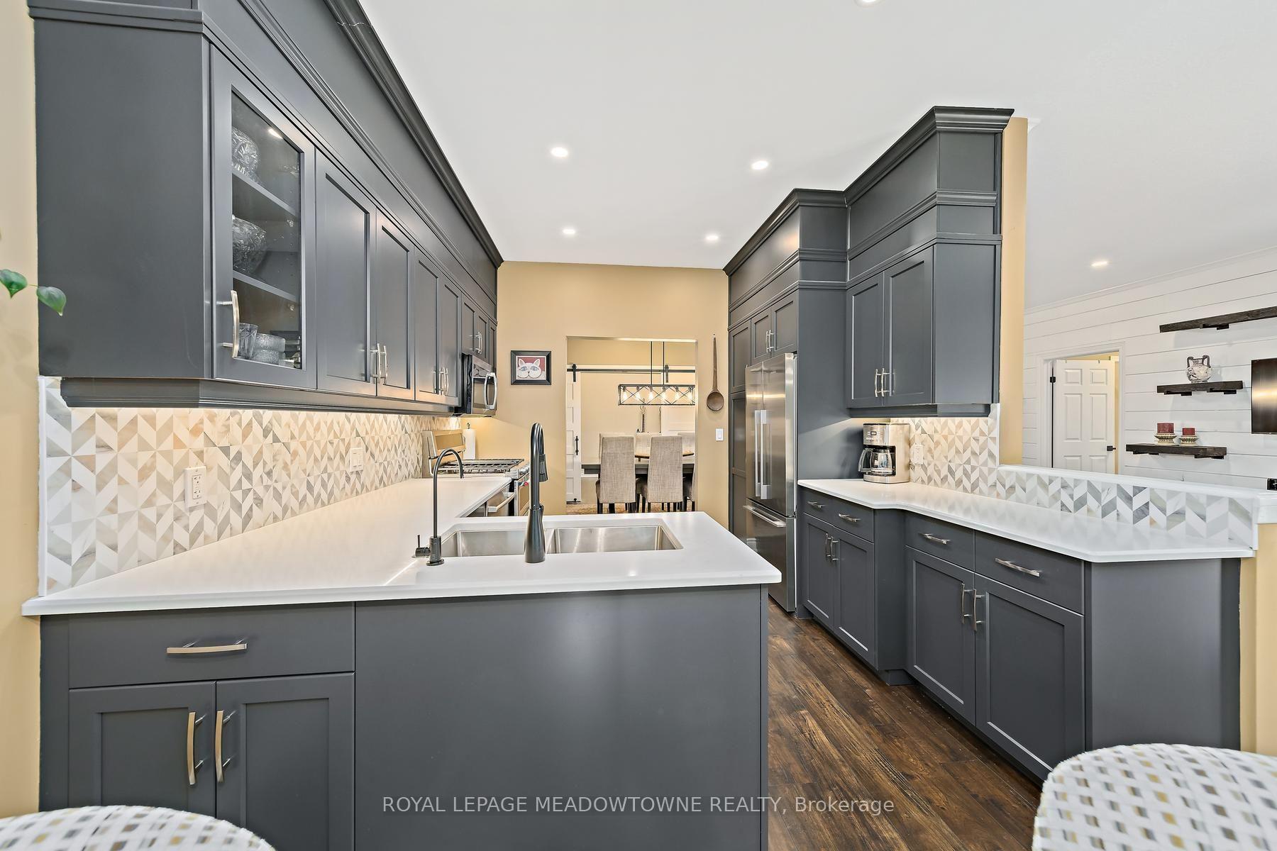 Photo 18 of 12 Fairway Lane, Guelph, Riverside Park — HOMEH
