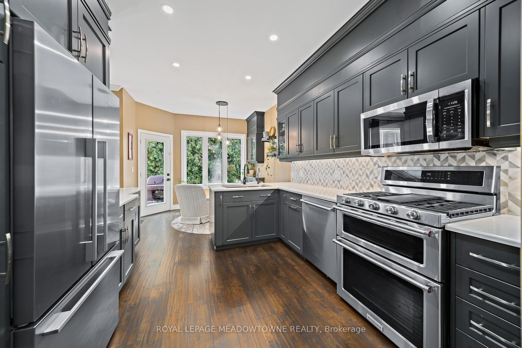 Photo 21 of 12 Fairway Lane, Guelph, Riverside Park — HOMEH