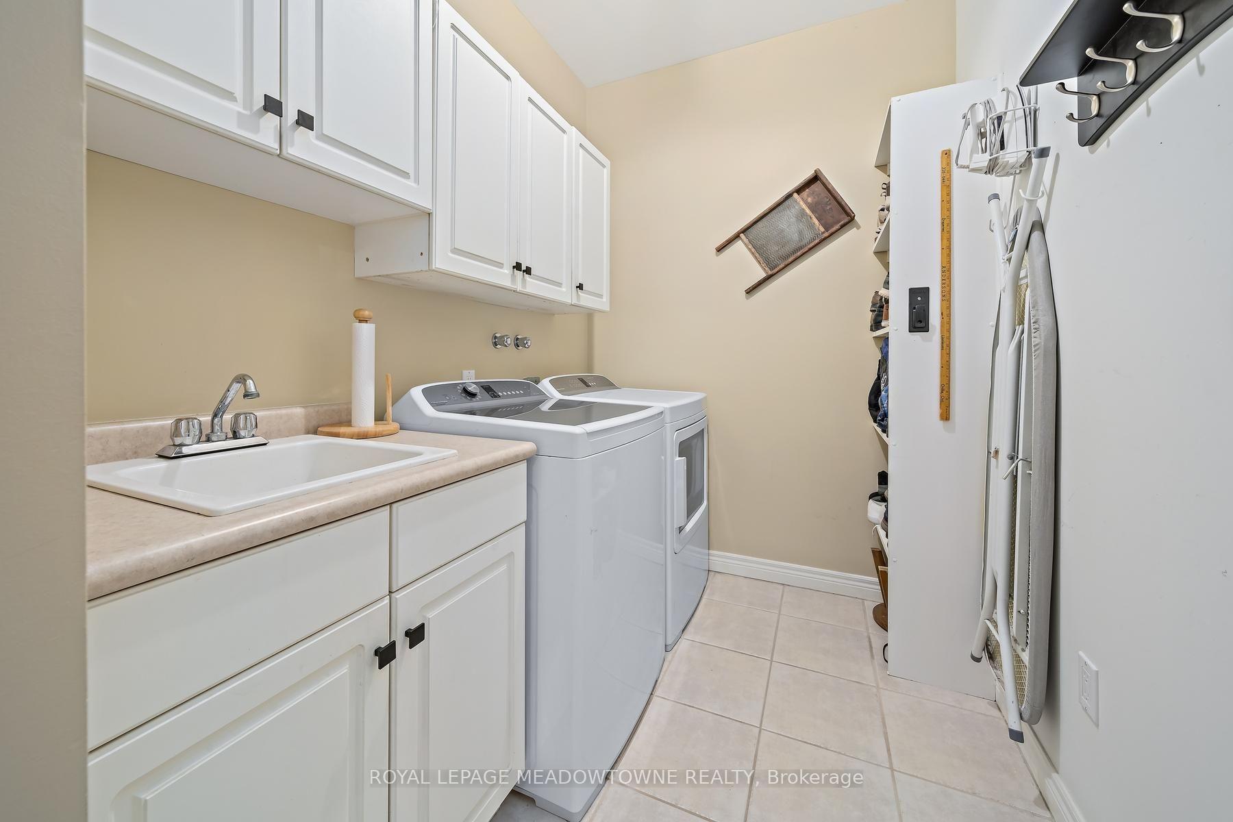 Photo 33 of 12 Fairway Lane, Guelph, Riverside Park — HOMEH