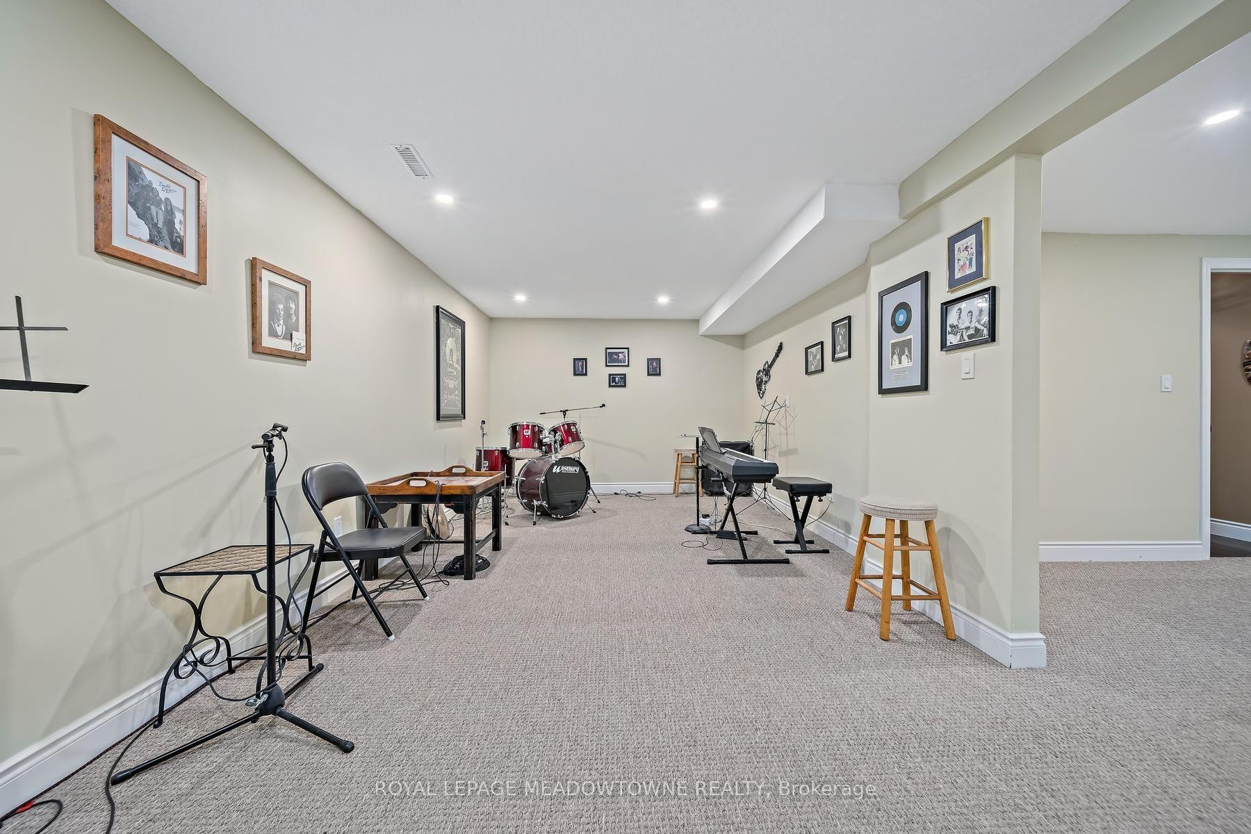 Photo 38 of 12 Fairway Lane, Guelph, Riverside Park — HOMEH