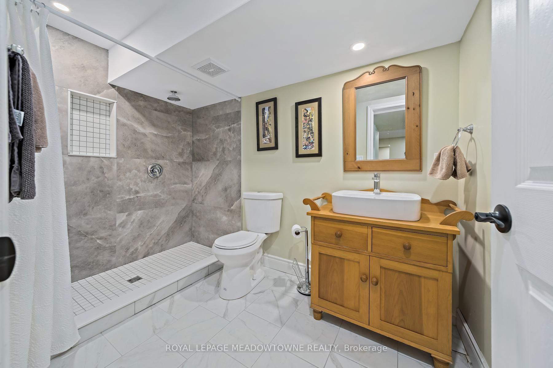 Photo 41 of 12 Fairway Lane, Guelph, Riverside Park — HOMEH