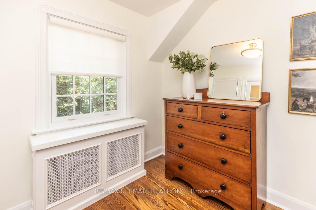 Photo 23 of 44 Indian Road Crescent, Toronto, High Park North — HOMEH