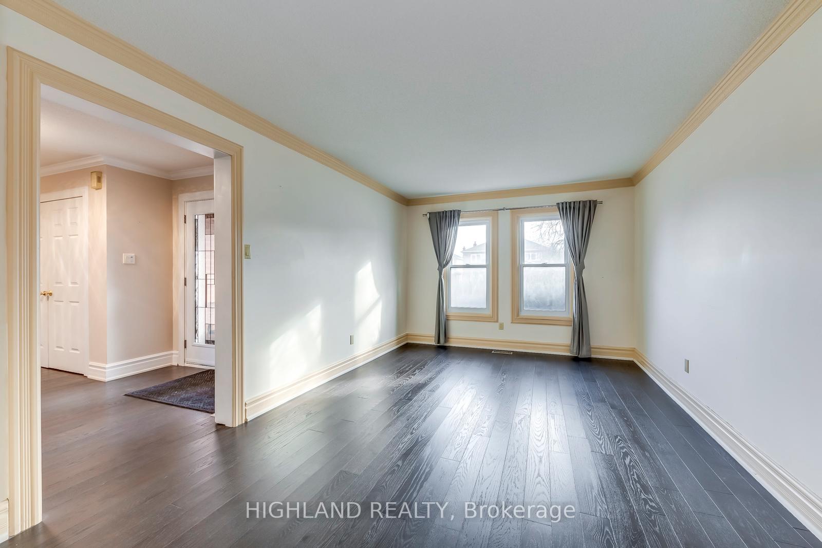 Photo 3 of 1119 Privet Place, Oakville, Clearview — HOMEH