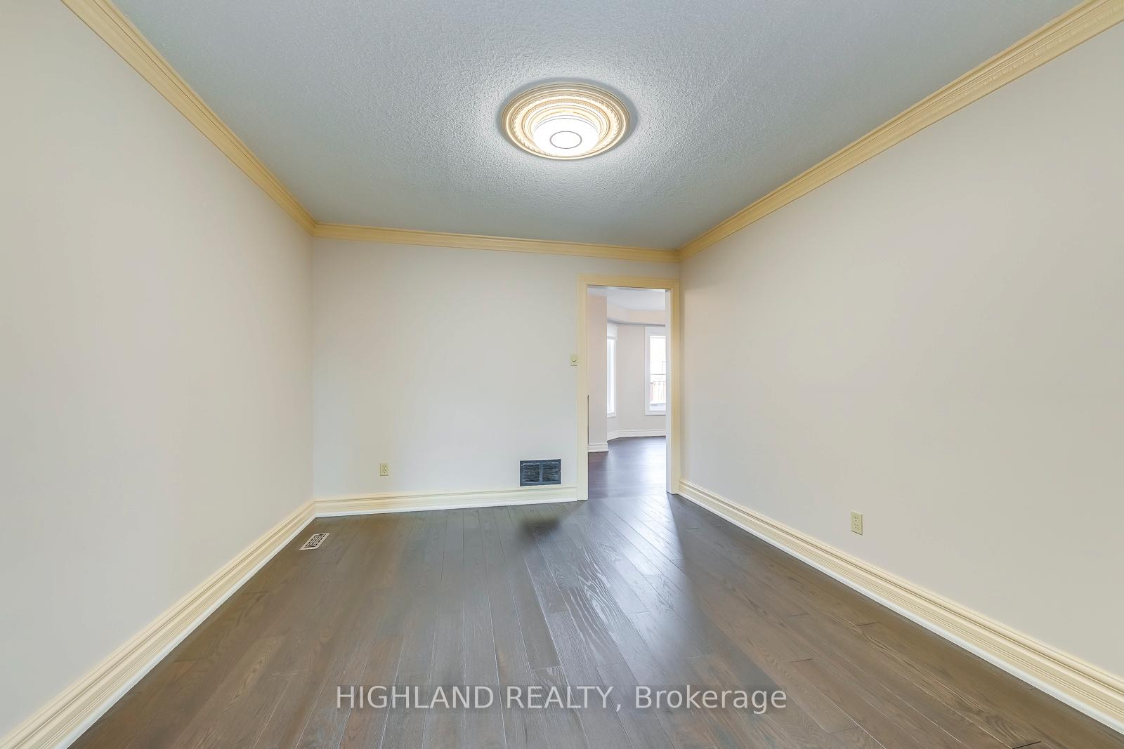 Photo 5 of 1119 Privet Place, Oakville, Clearview — HOMEH