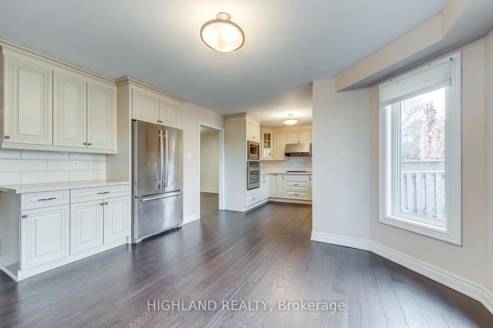 Photo 12 of 1119 Privet Place, Oakville, Clearview — HOMEH