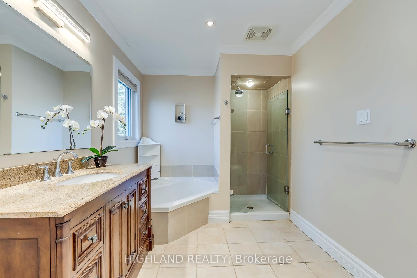 Photo 24 of 1119 Privet Place, Oakville, Clearview — HOMEH