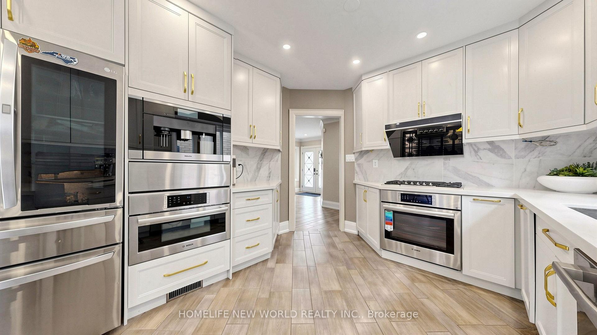 Photo 8 of 526 Cunningham Drive, Vaughan, Maple — HOMEH