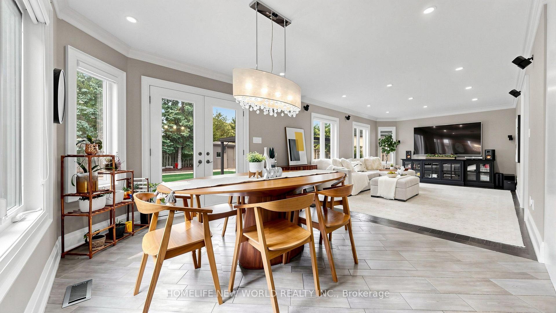 Photo 10 of 526 Cunningham Drive, Vaughan, Maple — HOMEH