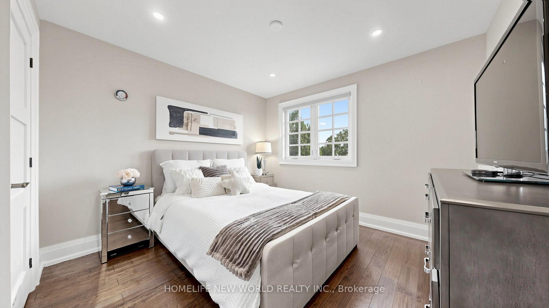 Photo 27 of 526 Cunningham Drive, Vaughan, Maple — HOMEH