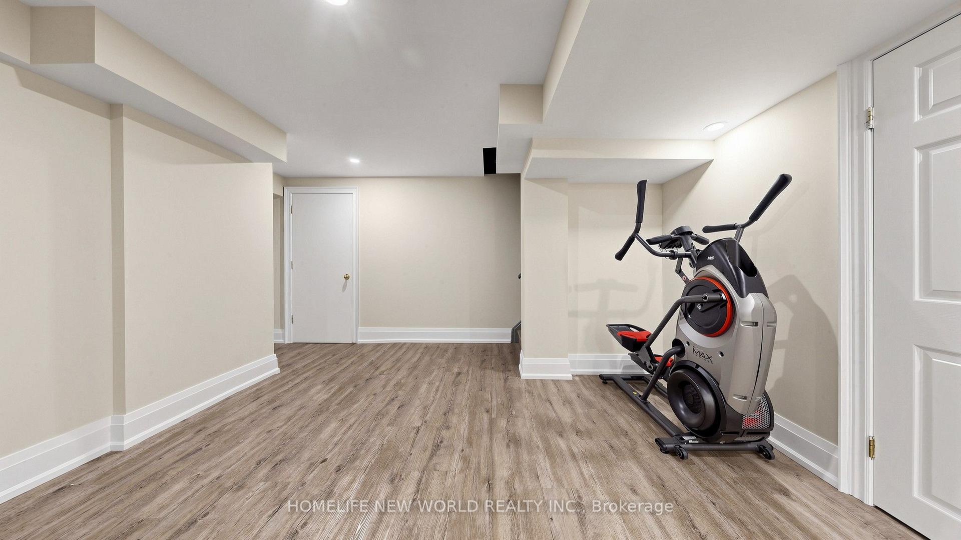Photo 32 of 526 Cunningham Drive, Vaughan, Maple — HOMEH