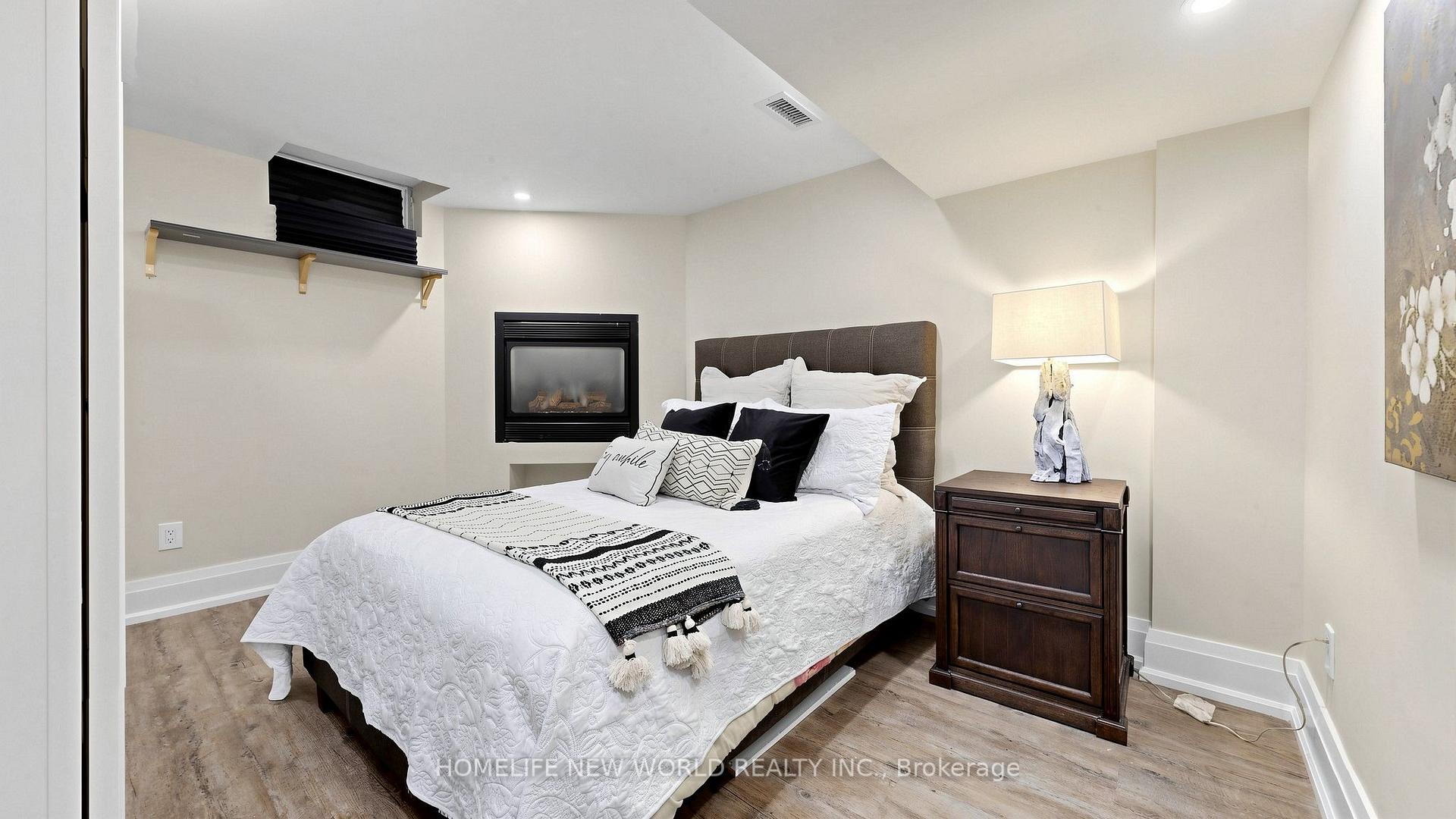 Photo 34 of 526 Cunningham Drive, Vaughan, Maple — HOMEH