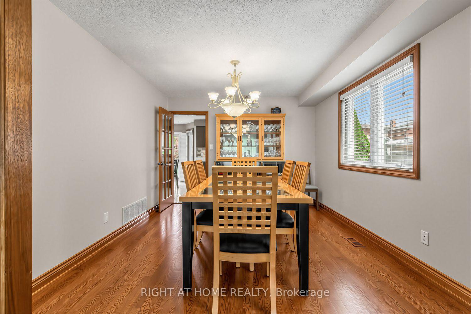 Photo 8 of 112 Belview Avenue, Vaughan, East Woodbridge — HOMEH