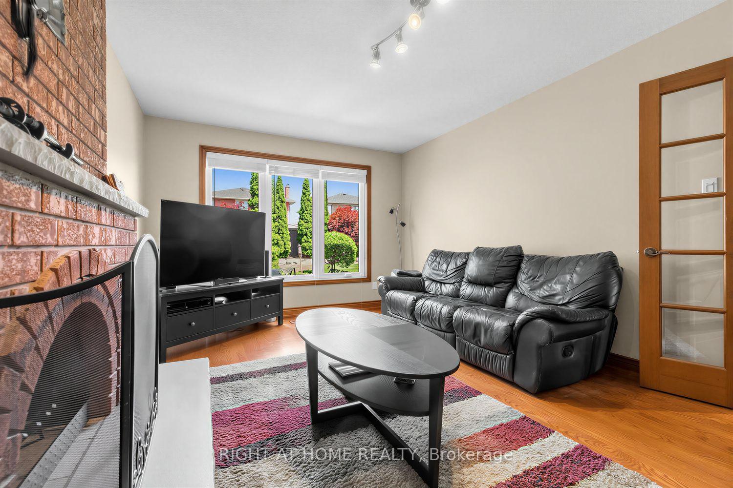 Photo 17 of 112 Belview Avenue, Vaughan, East Woodbridge — HOMEH