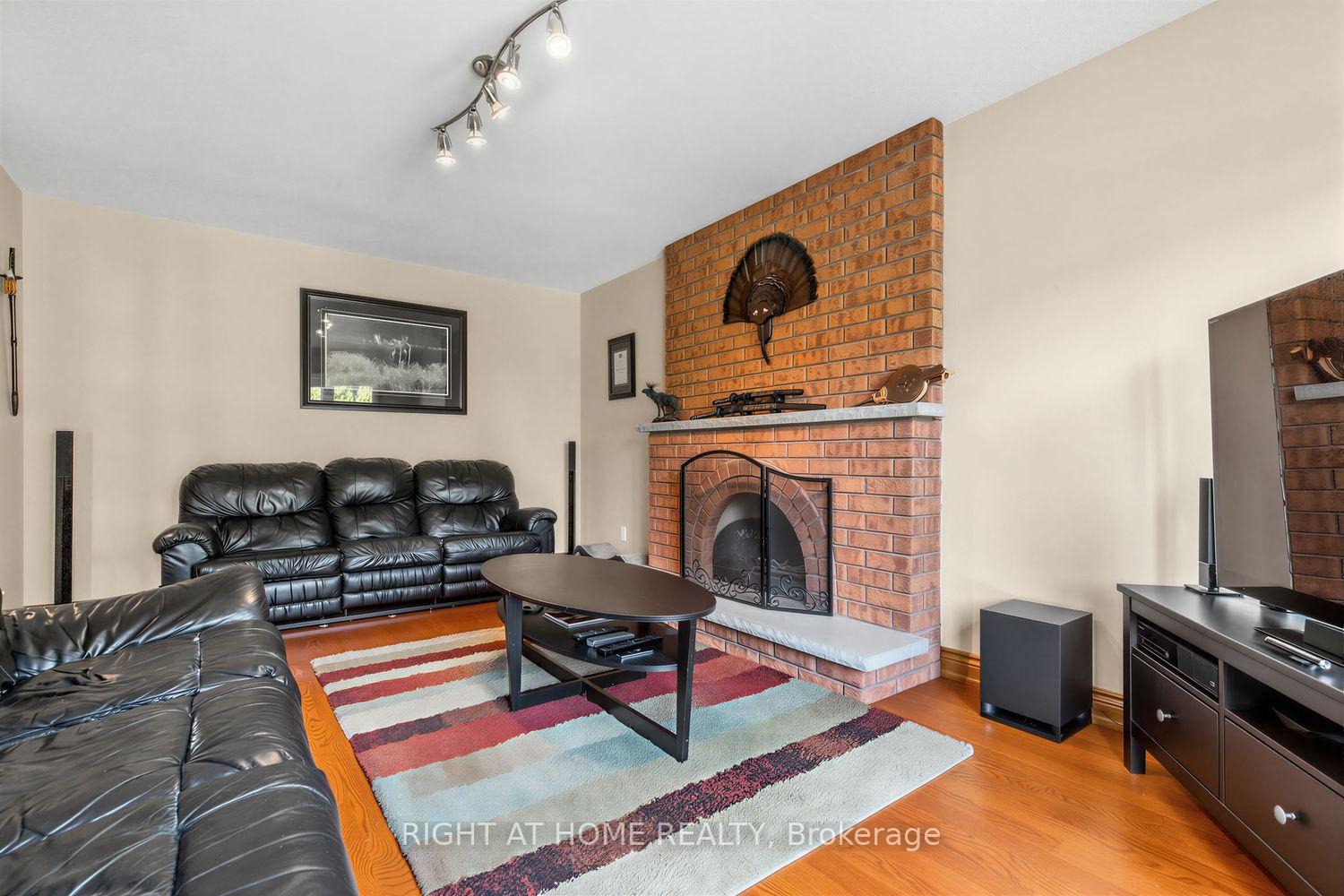 Photo 18 of 112 Belview Avenue, Vaughan, East Woodbridge — HOMEH